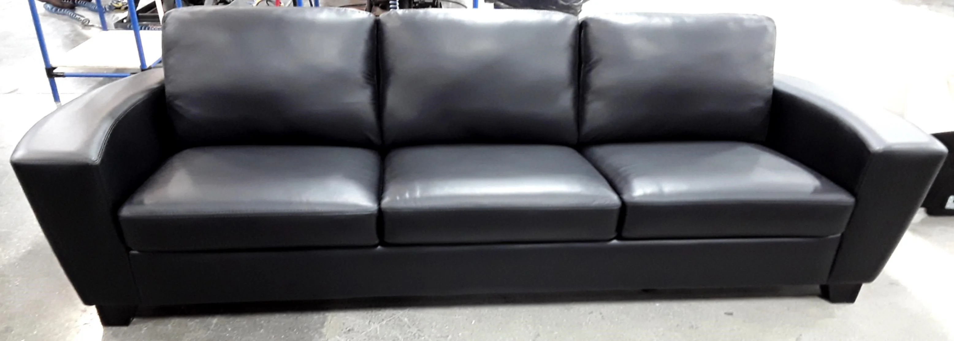 Palliser Leeds Contemporary Sofa With Curved Track Arm Reeds